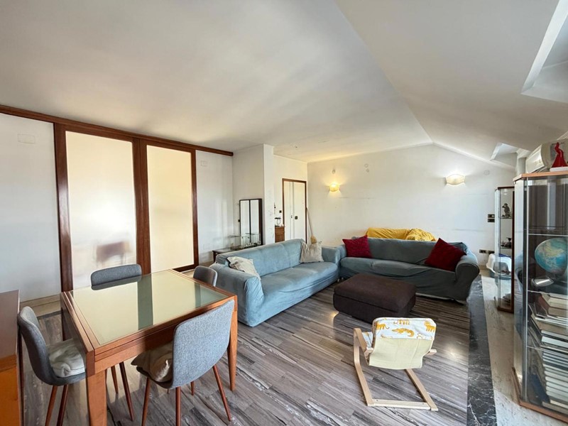 Appartamento in Vendita a Grumo Nevano, 298'000&euro;, 205 m²