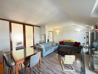 Appartamento in Vendita a Grumo Nevano, 298'000&euro;, 205 m²