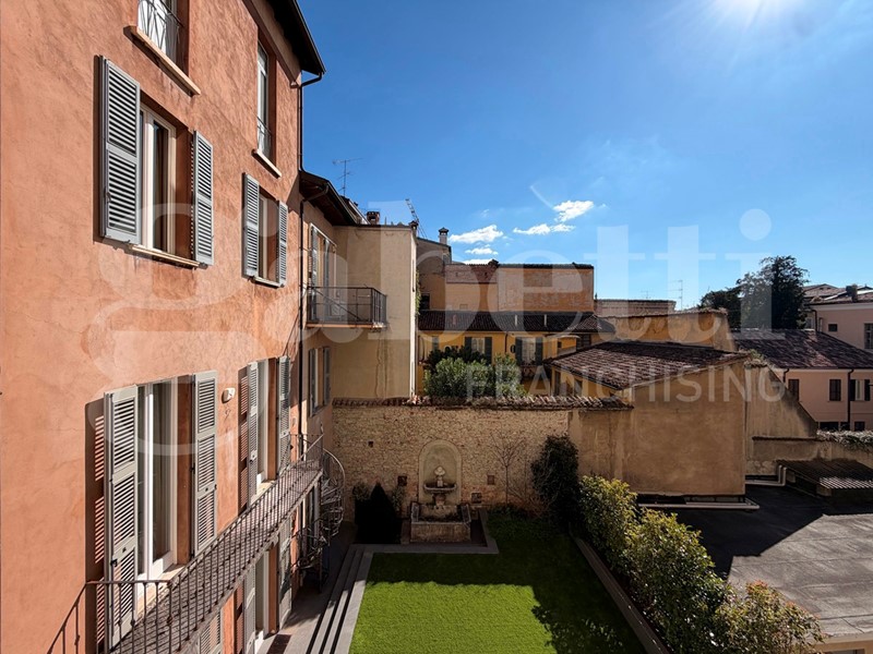 Quadrilocale in Vendita a Brescia, 645'000&euro;, 172 m²