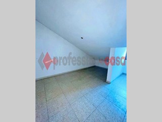 Appartamento in Vendita a Salerno, 225'000&euro;, 278 m²