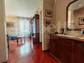Quadrilocale in Vendita a Firenze, 345'000&euro;, 80 m²