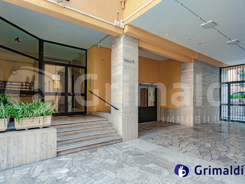 Bilocale in Vendita a Roma, 270'000&euro;, 86 m²