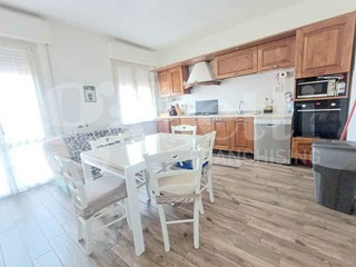 Quadrilocale in Vendita a Bastia Umbra, 137'000&euro;, 140 m², con Box