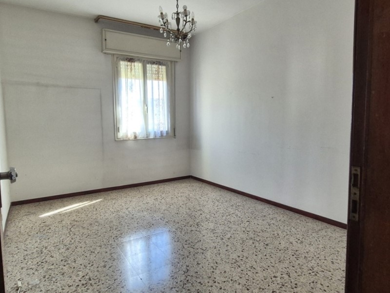Appartamento in Vendita a Modena, zona Madonnina, 210'000&euro;, 125 m², con Box
