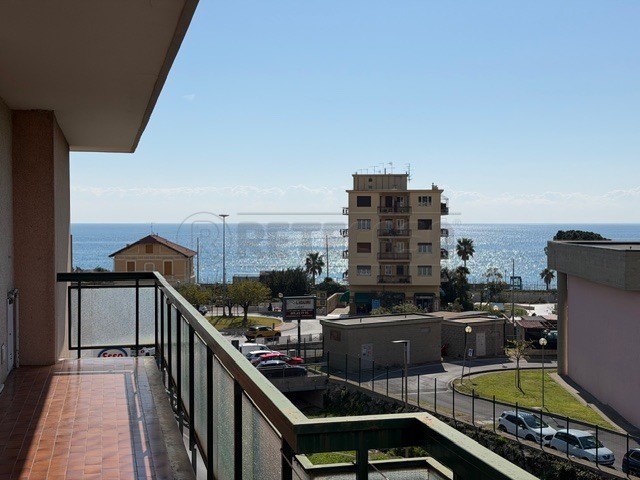 Quadrilocale in Vendita a Pietra Ligure, 250'000&euro;, 60 m²