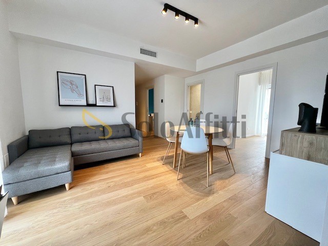 Trilocale in Affitto a Bari, zona Picone, 1'300&euro;, 80 m², arredato