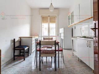 Trilocale in Vendita a Siracusa, zona Teocrito San Giovanni, 120'000&euro;, 109 m²