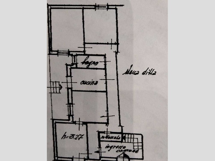 Appartamento in Vendita a Siracusa, zona Tunisi Grottasanta, 108'000&euro;, 135 m²