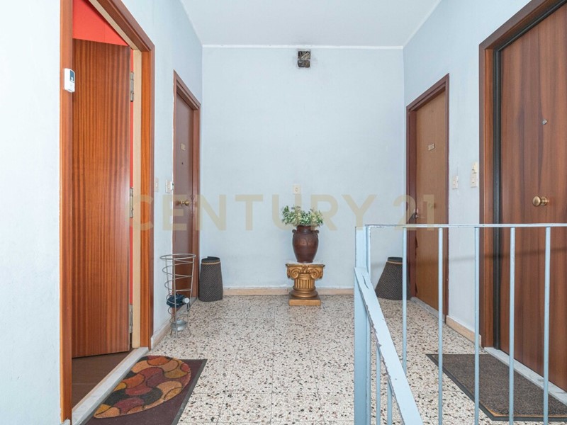 Trilocale in Vendita a Catania, 75'000&euro;, 69 m², arredato, con Box