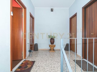 Trilocale in Vendita a Catania, 75'000&euro;, 69 m², arredato, con Box