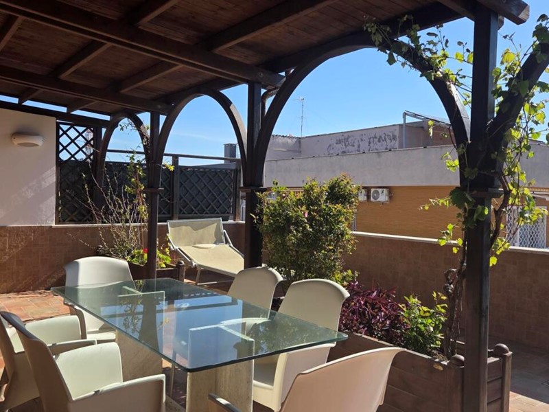 Quadrilocale in Affitto a Anzio, zona Centro, 1'500&euro;, 150 m², arredato