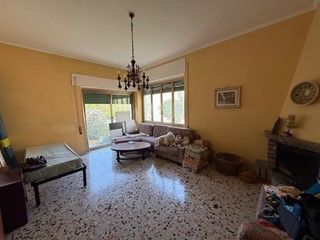 Trilocale in Vendita a Anzio, zona Santa Teresa, 195'000&euro;, 114 m²