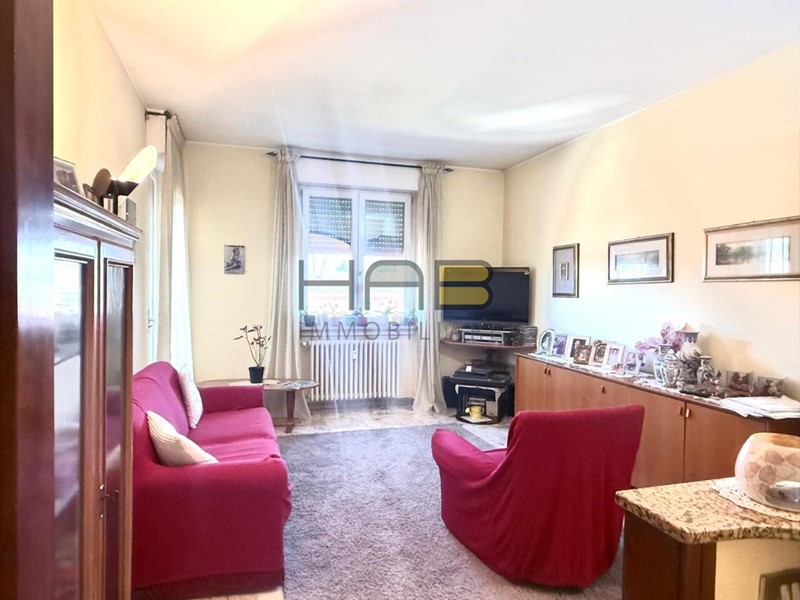 Trilocale in Vendita a Busto Arsizio, 140'000&euro;, 95 m², con Box