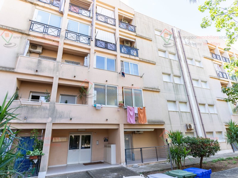 Quadrilocale in Vendita a Floridia, 68'000&euro;, 94 m²