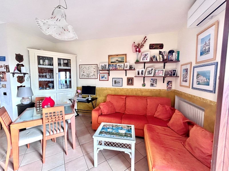 Appartamento in Vendita a Castelnuovo Magra, 210'000&euro;, 85 m², con Box