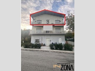Trilocale in Vendita a Martinsicuro, 79'500&euro;, 148 m²