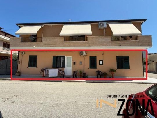 Bilocale in Vendita a Roseto degli Abruzzi, 90'000&euro;, 125 m²