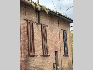 Trilocale in Vendita a Siena, zona Sant'Andrea a Montecchio, 68'000&euro;, 65 m², arredato