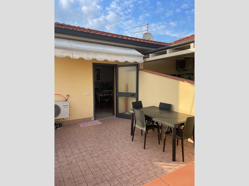 Trilocale in Vendita a Santa Maria a Monte, 128'000&euro;, 70 m², con Box
