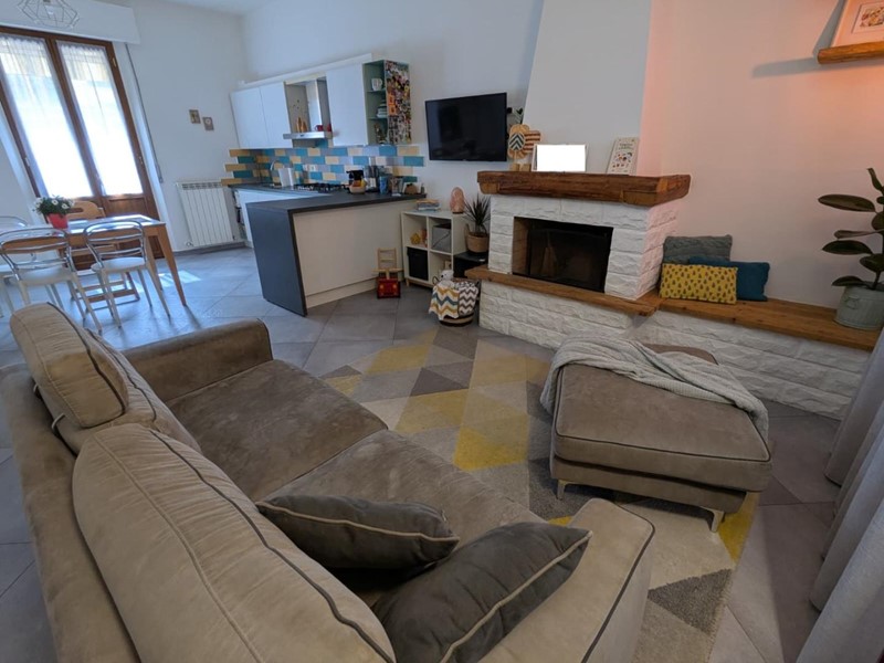 Trilocale in Vendita a Poggibonsi, 180'000&euro;, 75 m², arredato