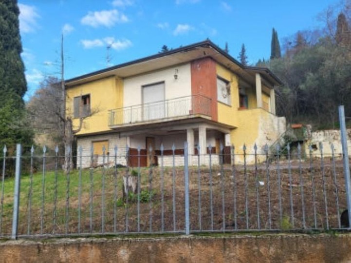 Appartamento in Vendita a Massarosa, zona Bargecchia, 251'250&euro;, 235 m²