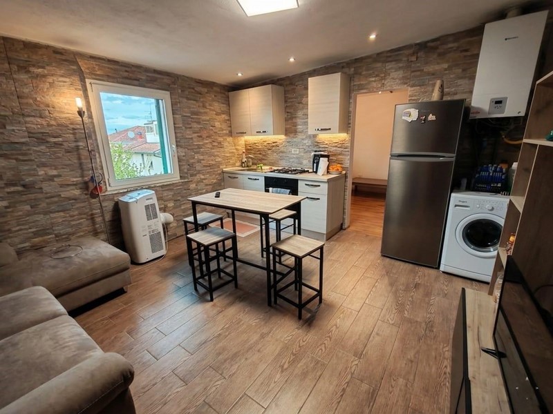 Trilocale in Vendita a Ponsacco, 80'000&euro;, 65 m², arredato