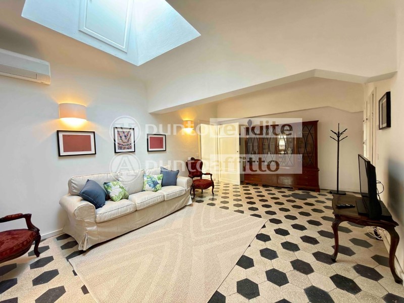 Appartamento in Affitto a Lucca, 1'550&euro;, 130 m², arredato