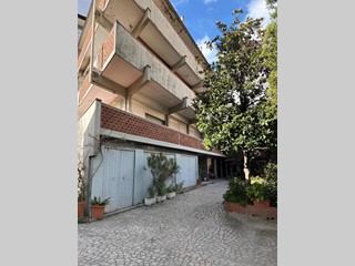 Appartamento in Vendita a Carrara, 720'000&euro;, 500 m²