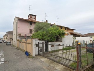 Quadrilocale in Vendita a Cilavegna, 12'750&euro;, 126 m²