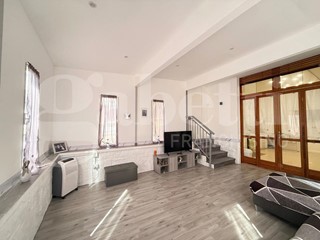Appartamento in Vendita a Alpignano, 169'000&euro;, 140 m², con Box
