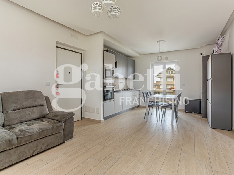 Trilocale in Vendita a Mugnano di Napoli, 240'000&euro;, 75 m², con Box