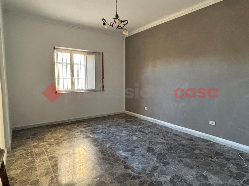 Bilocale in Vendita a Taranto, 40'000&euro;, 77 m²