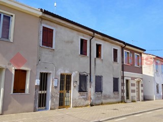 Appartamento in Vendita a Veronella, 63'000&euro;, 75 m², arredato