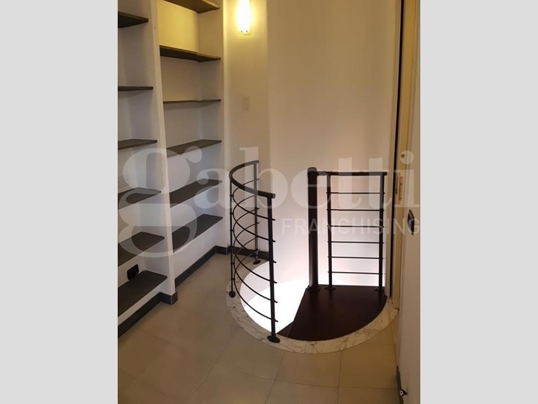 Attico in Vendita a Ameglia, 120'000&euro;, 48 m², arredato