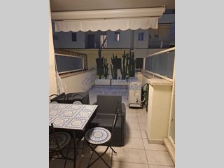 Monolocale in Vendita a Taggia, zona Arma Di Taggia, 260'000&euro;, 60 m², arredato