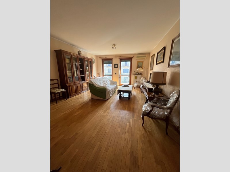 Quadrilocale in Vendita a Torino, zona madonna del pilone, 350'000&euro;, 109 m²