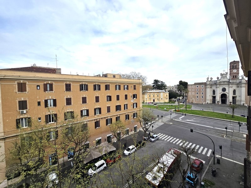 Trilocale in Affitto a Roma, 1'350&euro;, 106 m², arredato