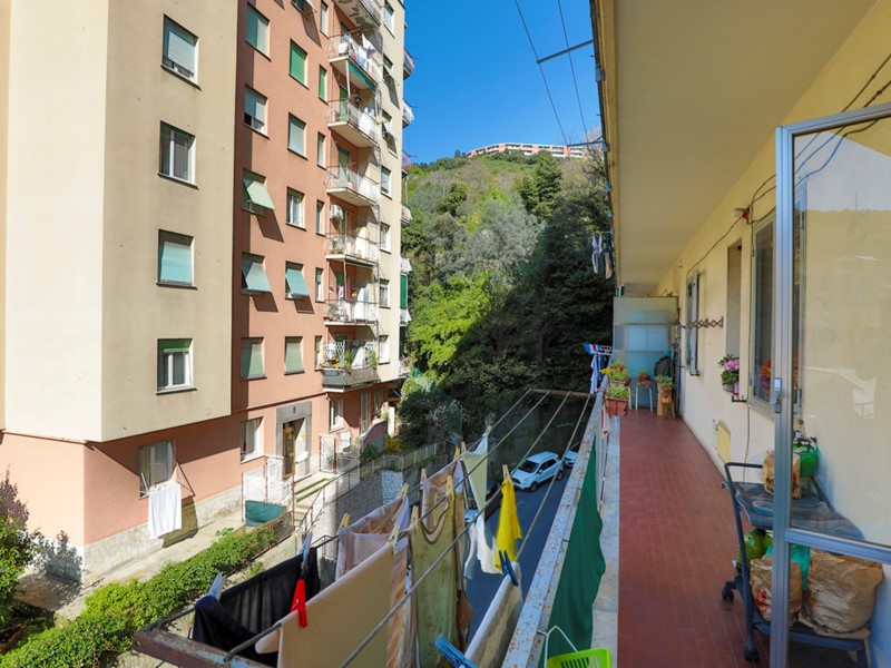 Appartamento in Vendita a Genova, zona Marassi, 78'000&euro;, 68 m²