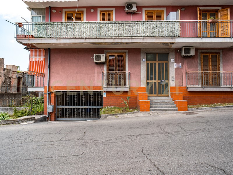 Quadrilocale in Vendita a Aci Catena, 85'000&euro;, 114 m²