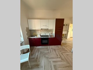 Monolocale in Affitto a Torino, zona Santa Rita, 400&euro;, 30 m², arredato