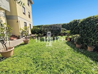 Appartamento in Vendita a Campi Bisenzio, 325'000&euro;, 122 m²