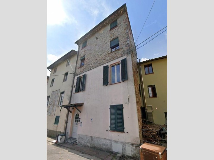 Quadrilocale in Vendita a Lucca, zona Nave, 75'684&euro;, 115 m²