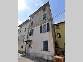Quadrilocale in Vendita a Lucca, zona Nave, 75'684&euro;, 115 m²
