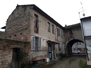 Quadrilocale in Vendita a Voghera, 38'325&euro;, 553 m²