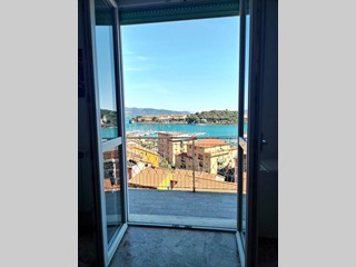 Appartamento in Vendita a Portovenere, zona Le Grazie, 270'000&euro;, 110 m², arredato