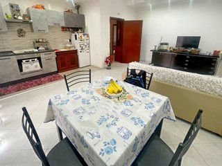 Trilocale in Vendita a Poggibonsi, 168'000&euro;, 90 m², con Box