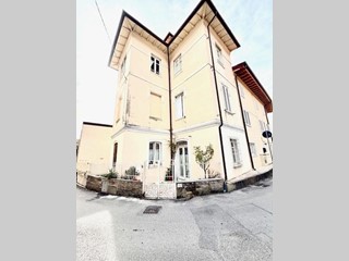 Quadrilocale in Vendita a Pietrasanta, 350'000&euro;, 66 m²