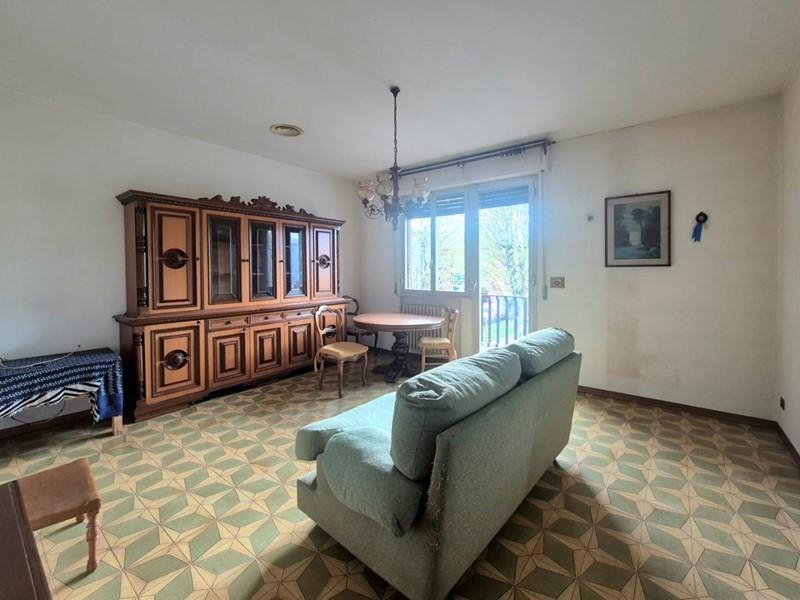 Appartamento in Vendita a Lucca, zona San Vito, 195'000&euro;, 110 m², con Box