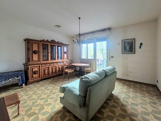 Appartamento in Vendita a Lucca, zona San Vito, 195'000&euro;, 110 m², con Box