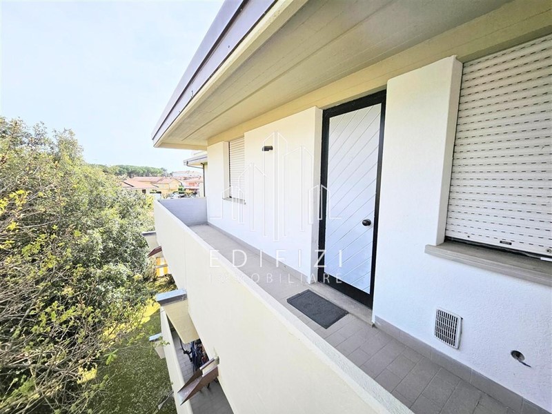 Quadrilocale in Vendita a Massa, zona Ronchi, 253'000&euro;, 75 m², arredato